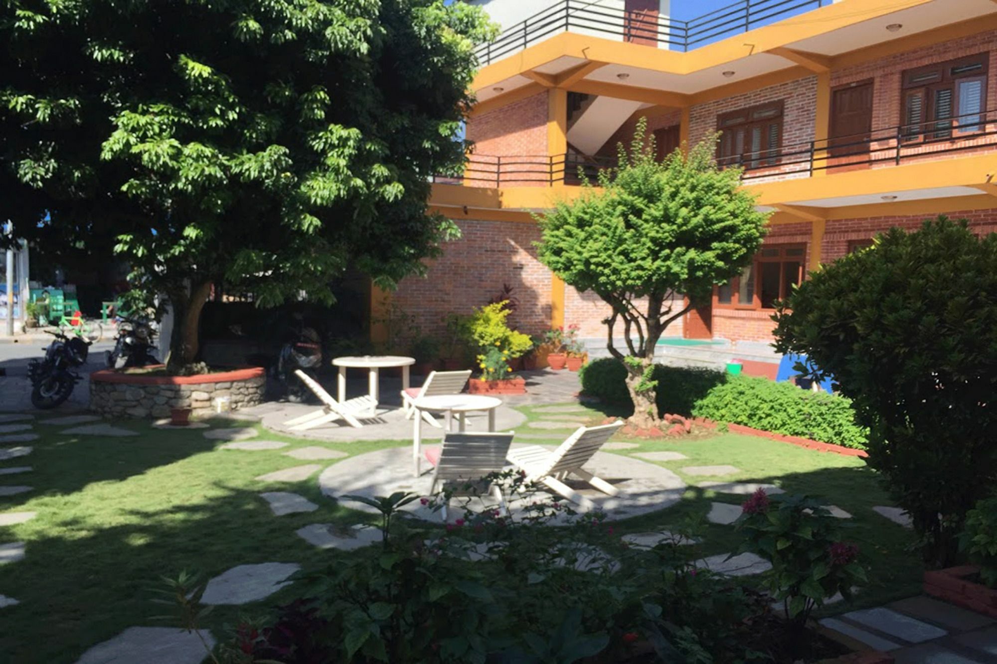 New Tourist Guest House Похара Екстериор снимка