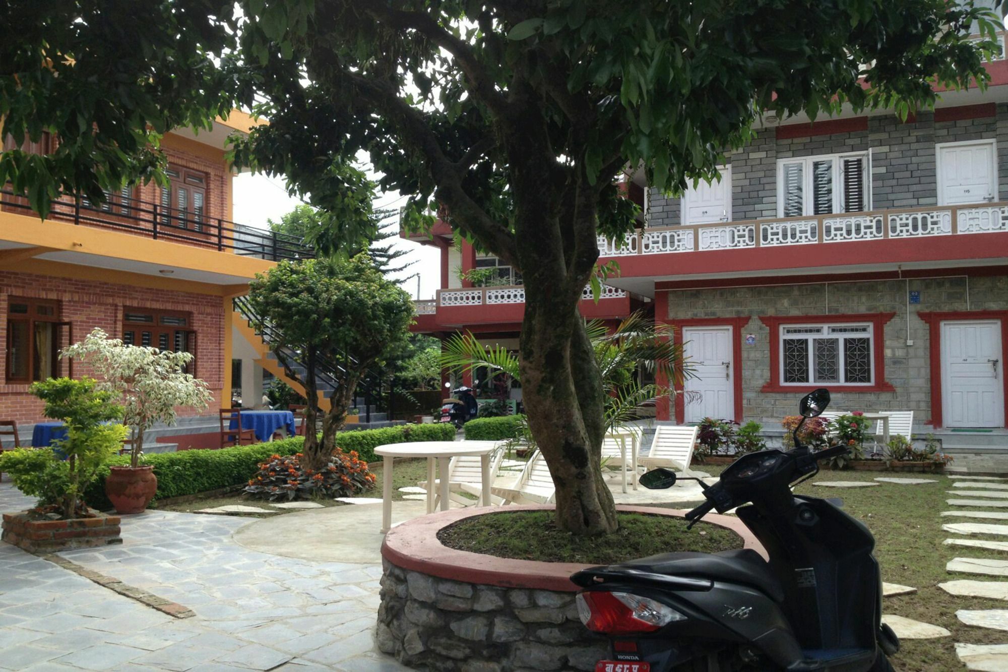 New Tourist Guest House Похара Екстериор снимка